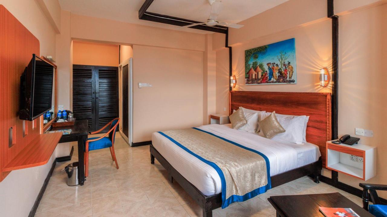 Hotel Sapphire Mombasa Esterno foto