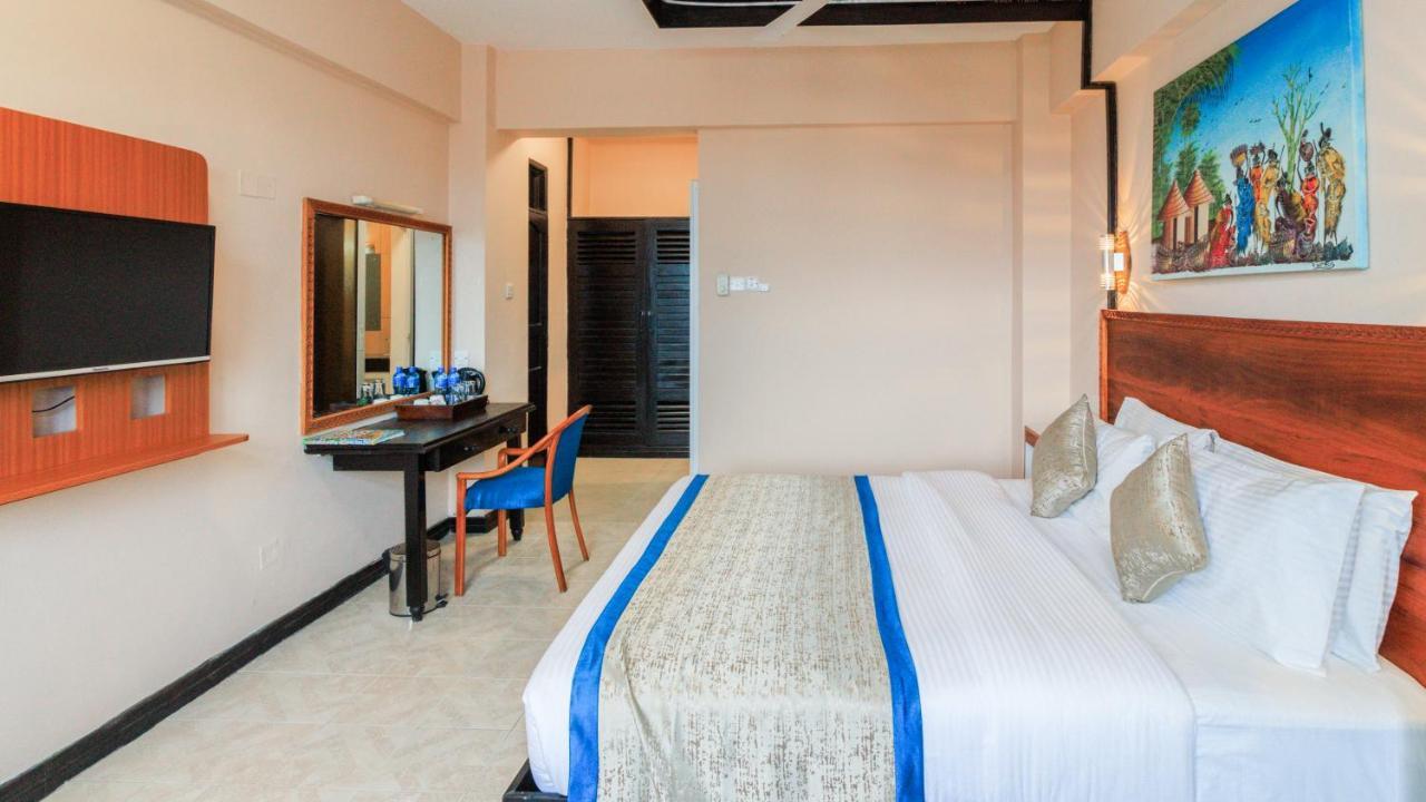 Hotel Sapphire Mombasa Esterno foto