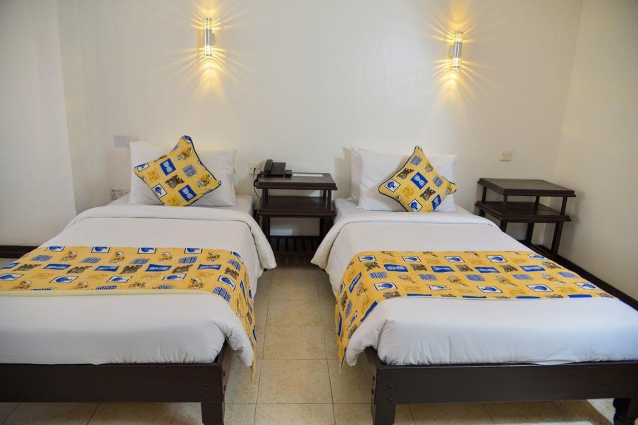 Hotel Sapphire Mombasa Esterno foto